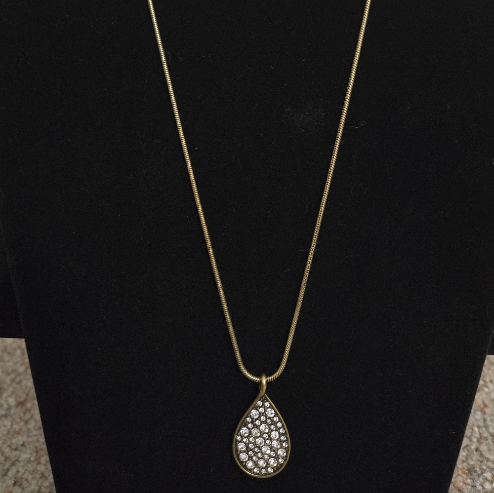 Premire Teardrop Pendant Necklace